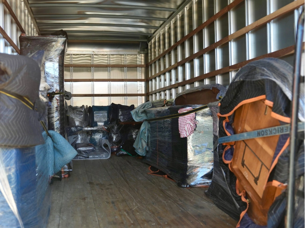 Packing and moving services in Windsor, Ontario
